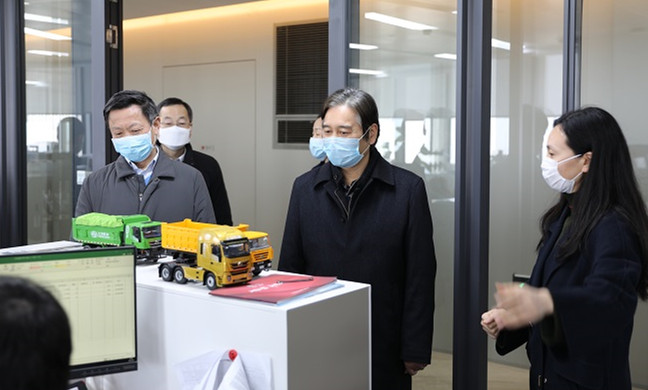 江苏交控总经理党委副书记顾德军到江苏租赁调研指导工作